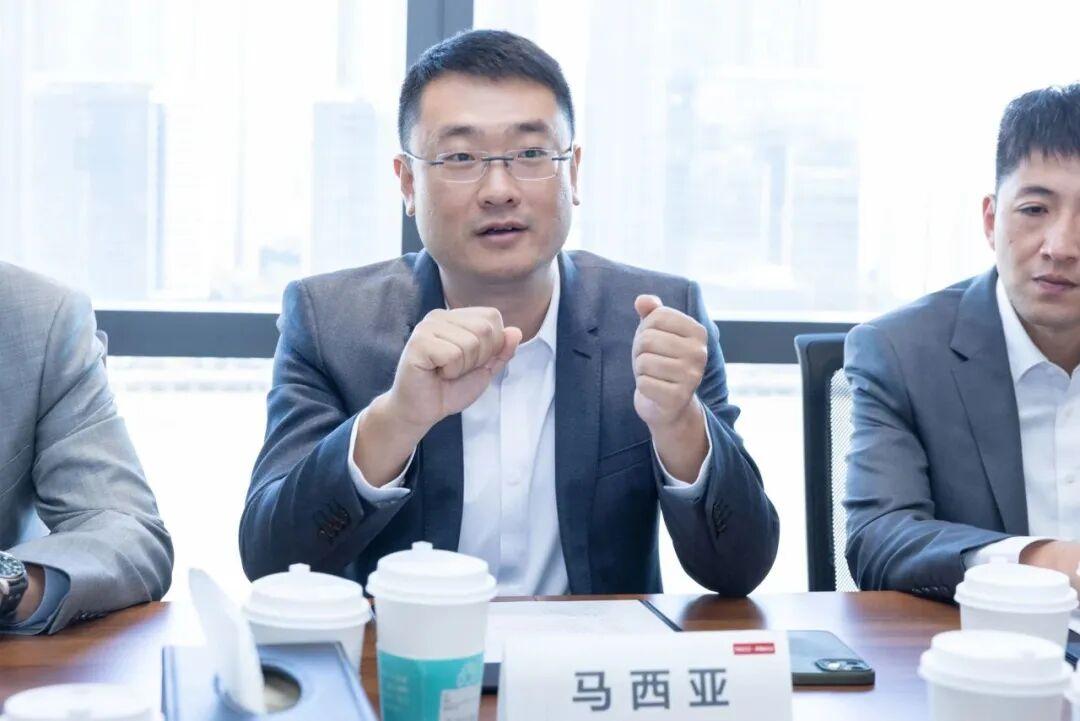 马西亚在调研座谈会上介绍人力窝