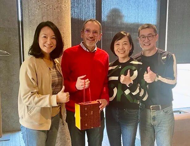 德科中国团队与Denis Machuel合影